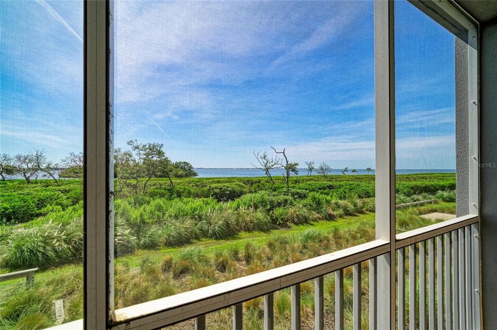 392 ARUBA CIRCLE 102 photo 21