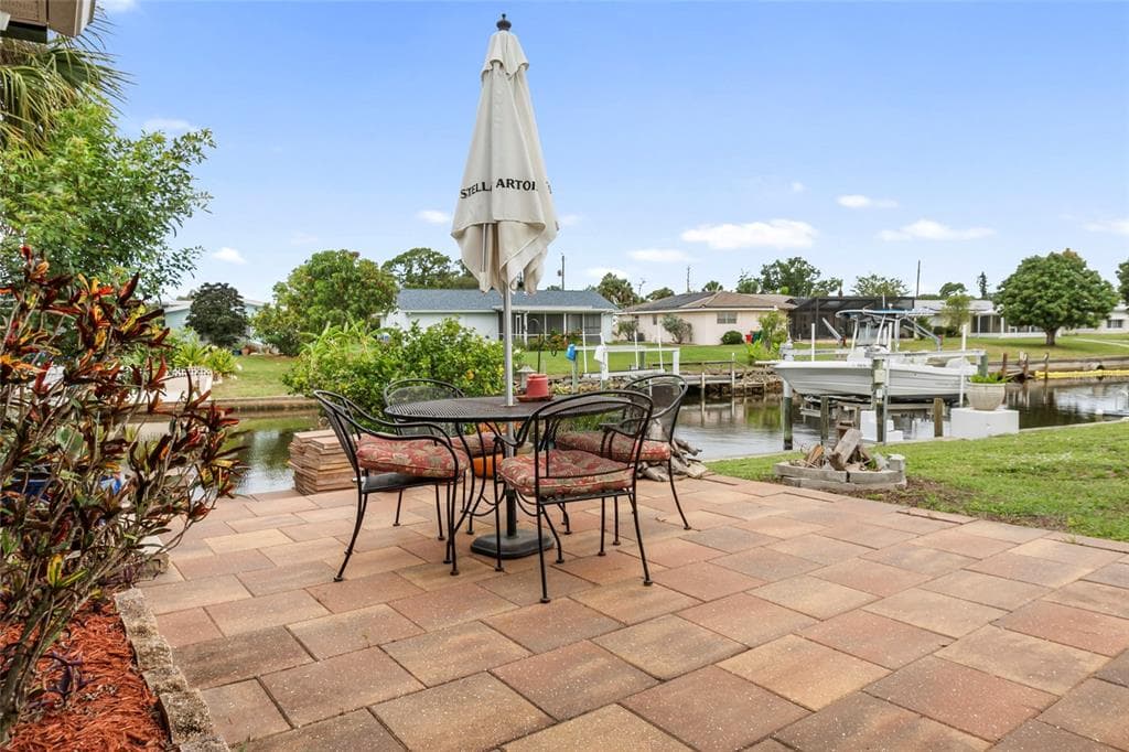 140 BARRE DRIVE NW photo 23