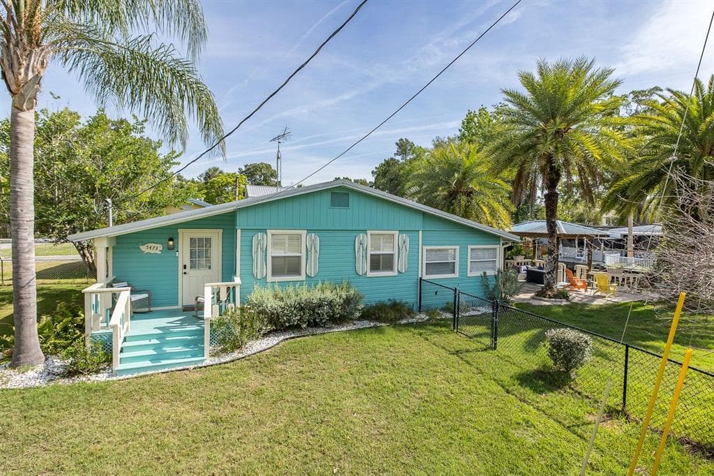 5473 DARLENE STREET photo 1