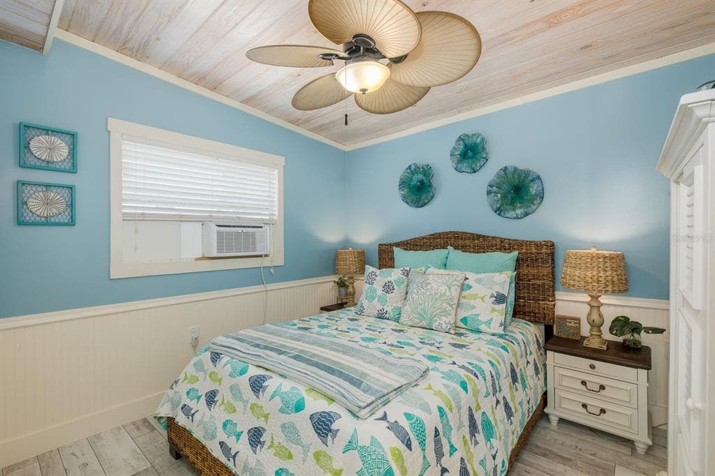 5473 DARLENE STREET photo 9