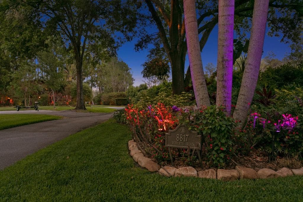8817 ROBERTS ROAD photo 9