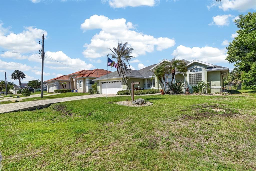 15 CRANDON COURT photo 6