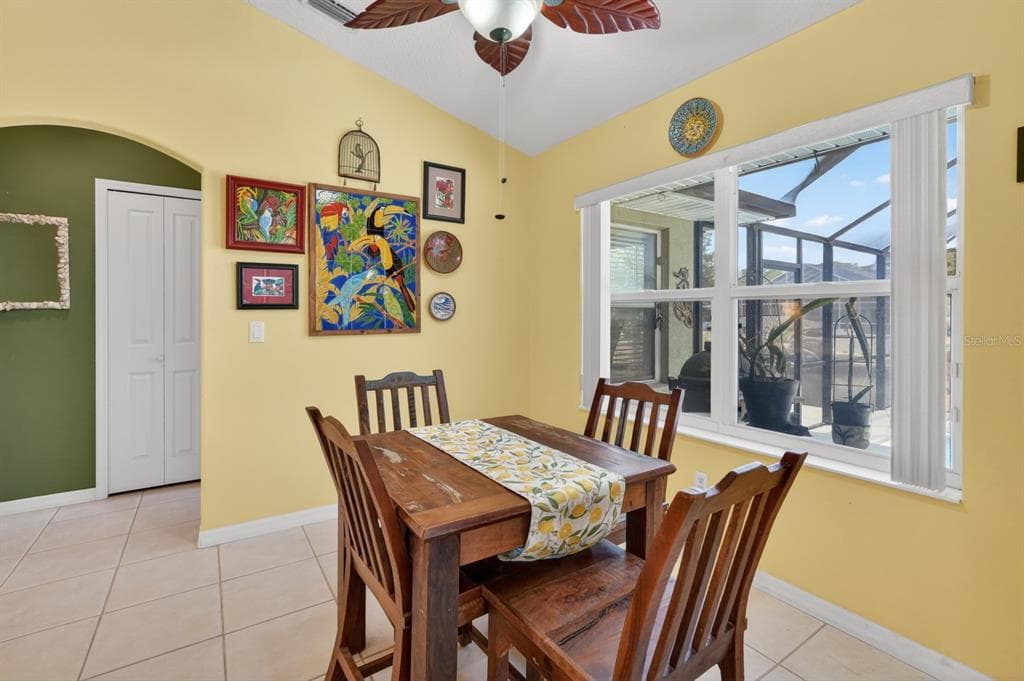 15 CRANDON COURT photo 22