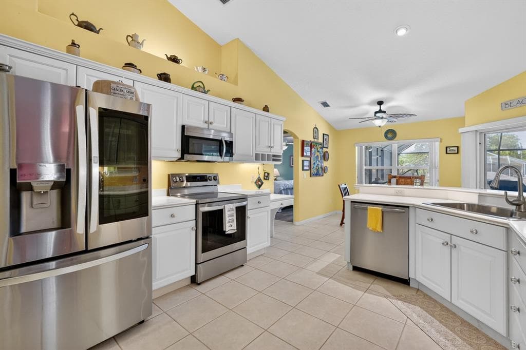 15 CRANDON COURT photo 20
