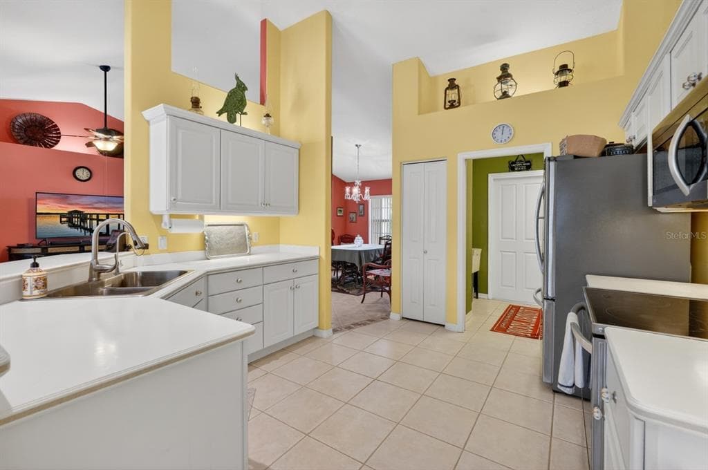 15 CRANDON COURT photo 18