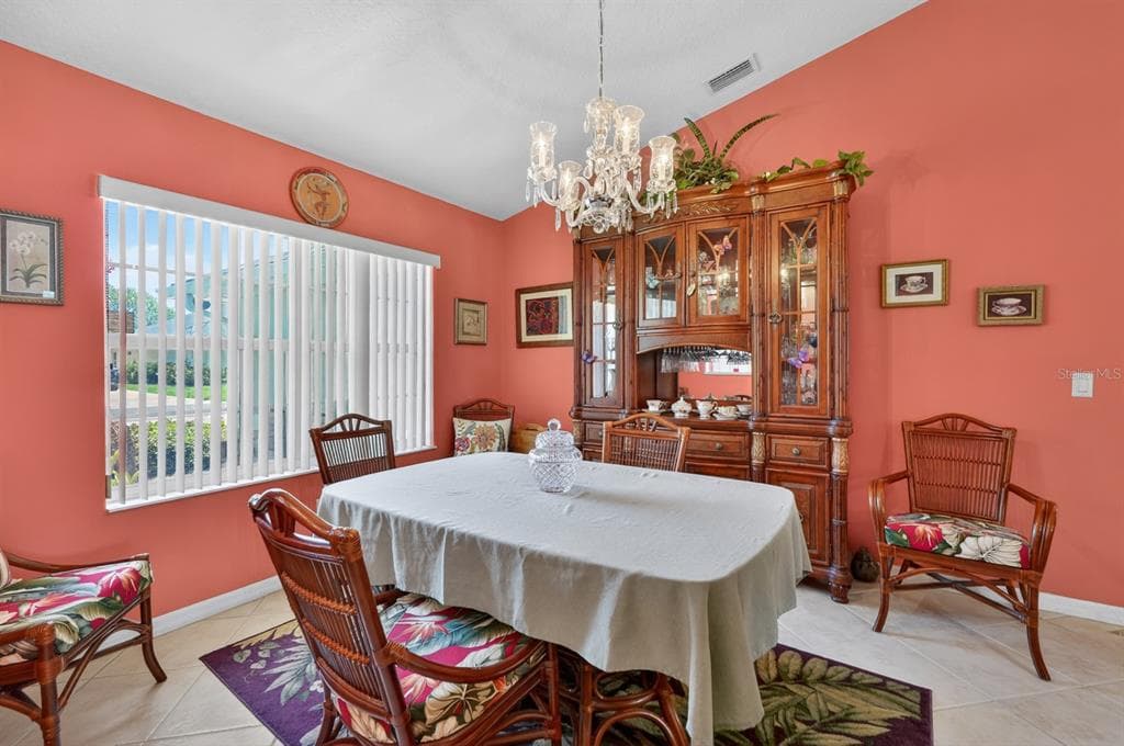 15 CRANDON COURT photo 21