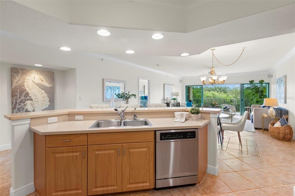 1695 PINELLAS BAYWAY S D1 photo 12