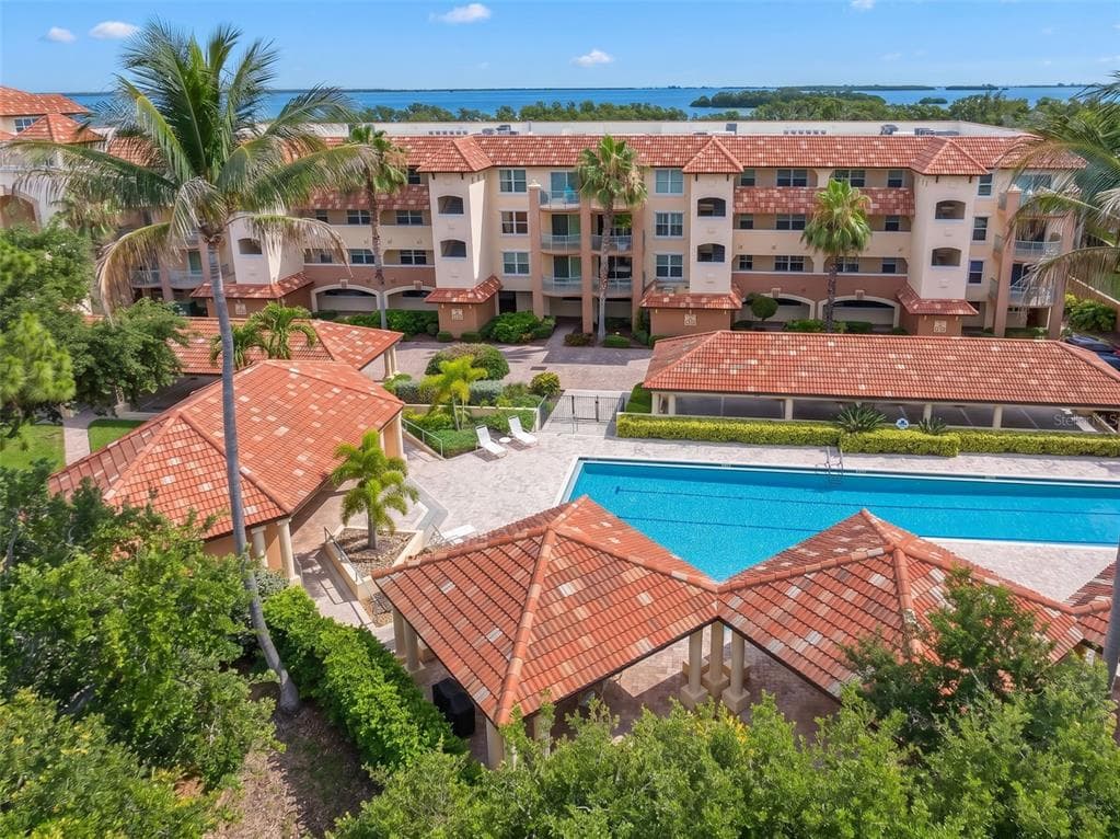 1695 PINELLAS BAYWAY S D1 photo 1