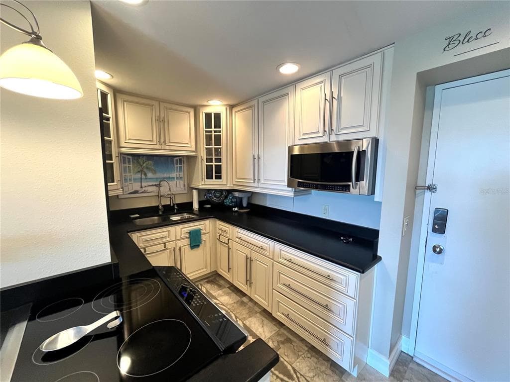 880 MANDALAY AVENUE N610 photo 25