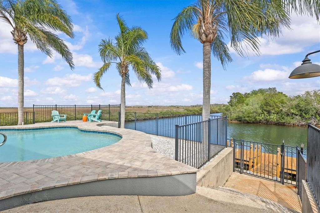 15722 DONZI DRIVE photo 5