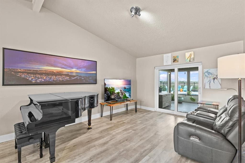 15722 DONZI DRIVE photo 20