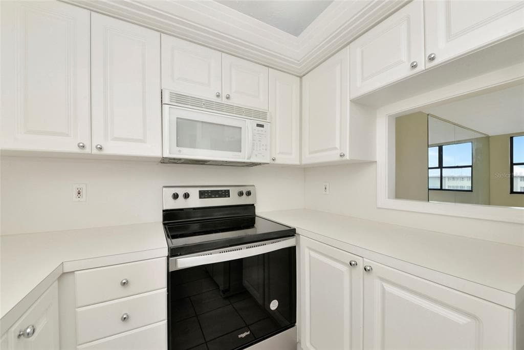 5855 MIDNIGHT PASS ROAD 514 photo 24
