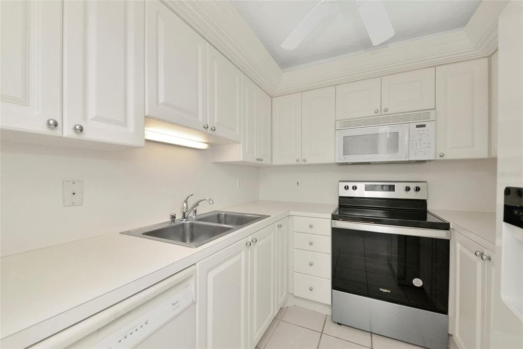 5855 MIDNIGHT PASS ROAD 514 photo 18