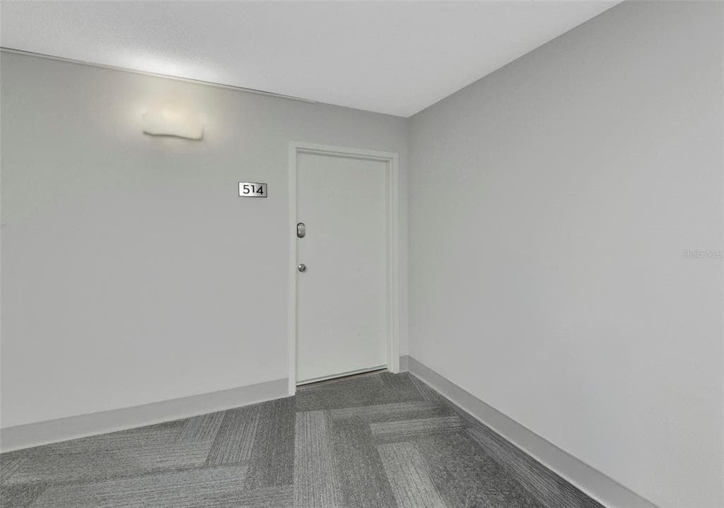 5855 MIDNIGHT PASS ROAD 514 photo 25