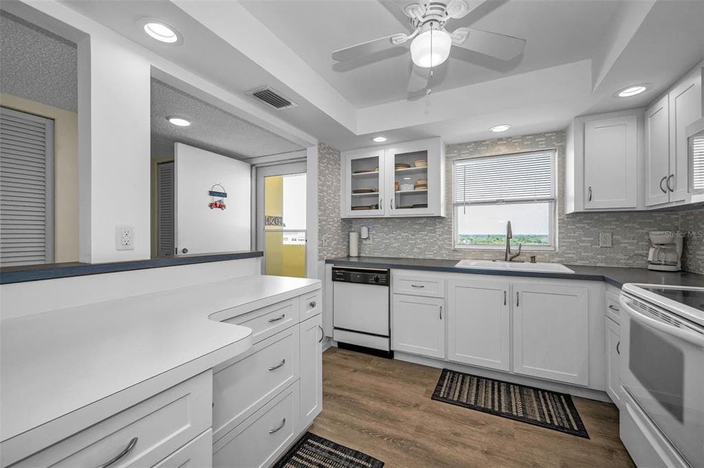 4525 COVE CIRCLE #1207 2