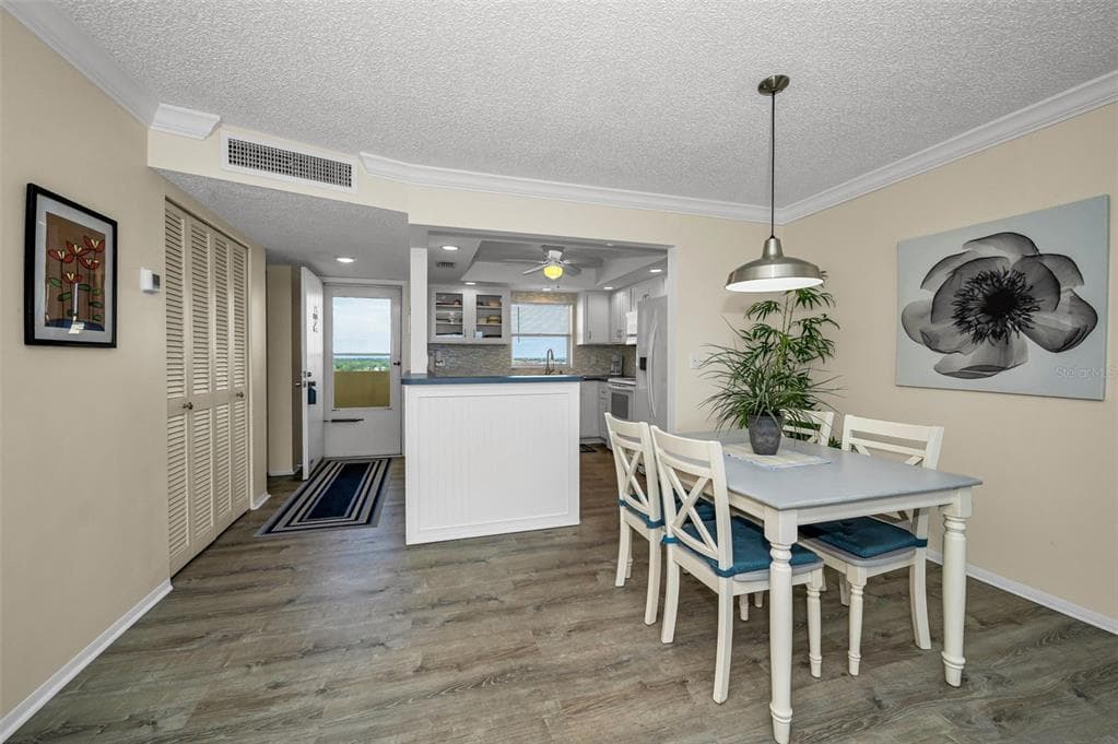 4525 COVE CIRCLE 1207 photo 13