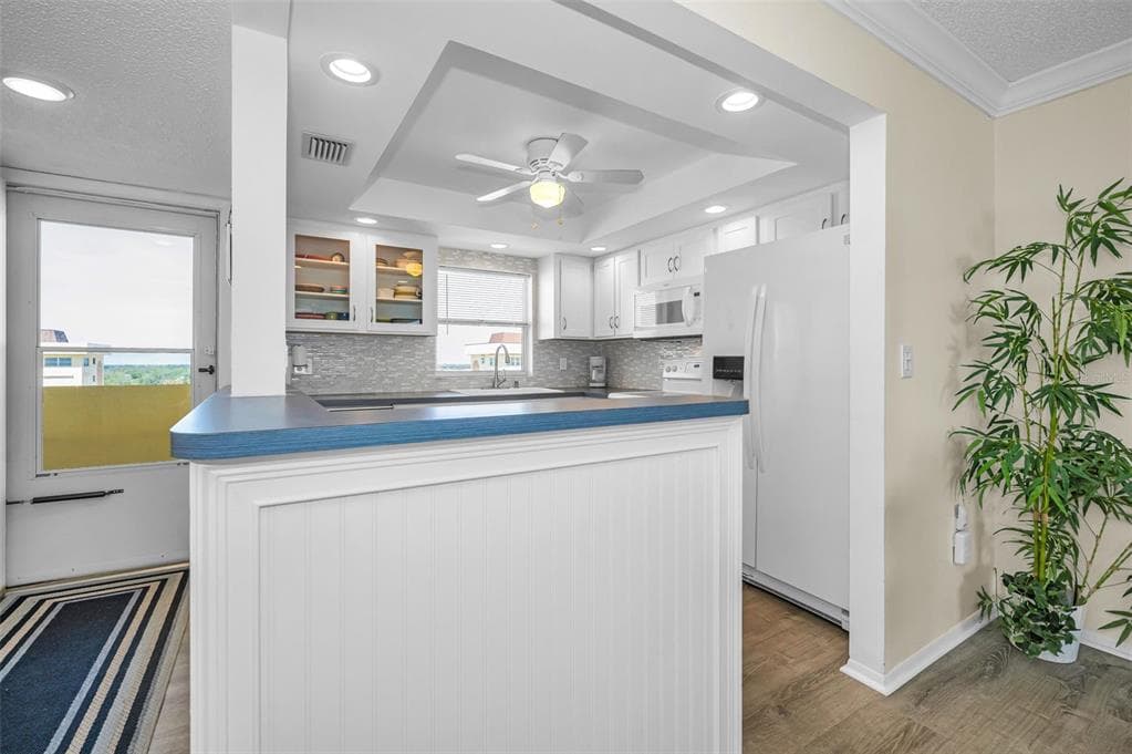 4525 COVE CIRCLE 1207 photo 12