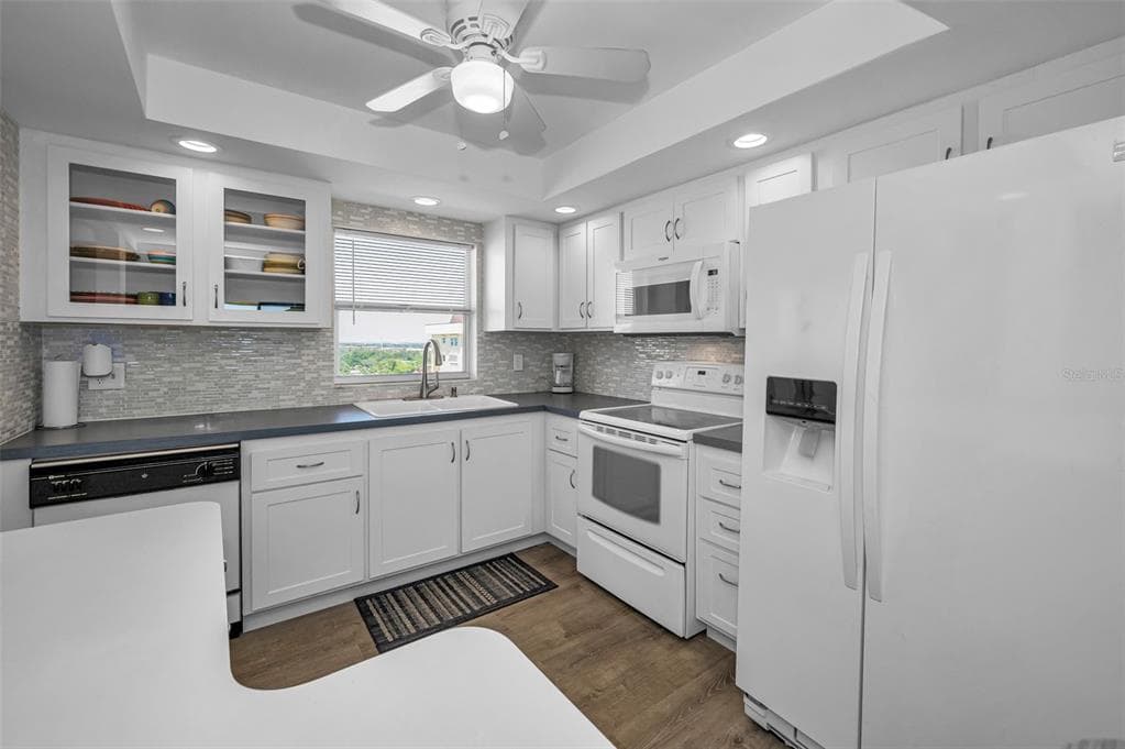 4525 COVE CIRCLE 1207 photo 10