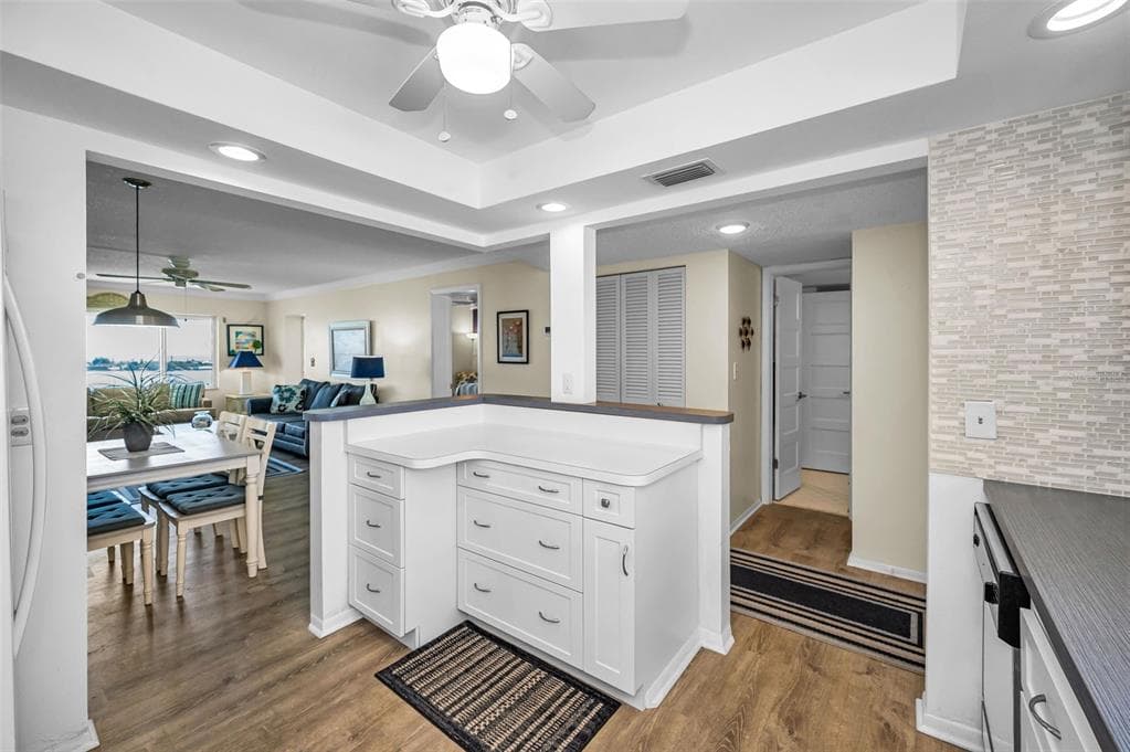 4525 COVE CIRCLE 1207 photo 11