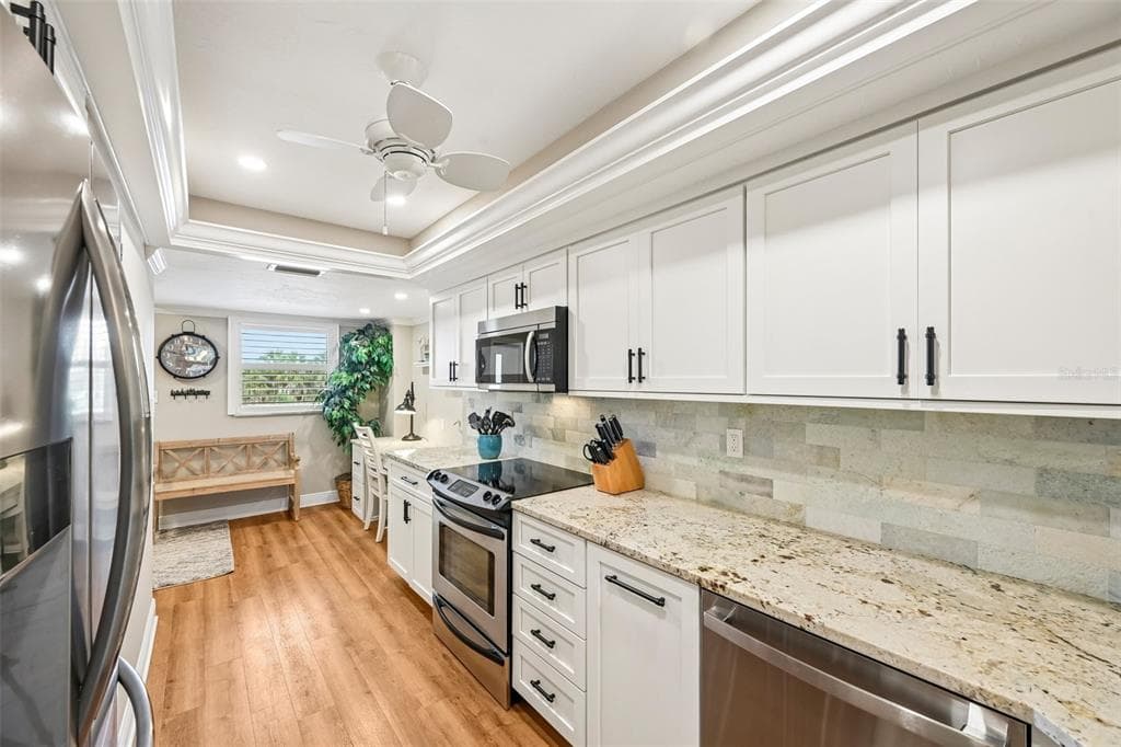 5760 MIDNIGHT PASS ROAD #209D photo 9
