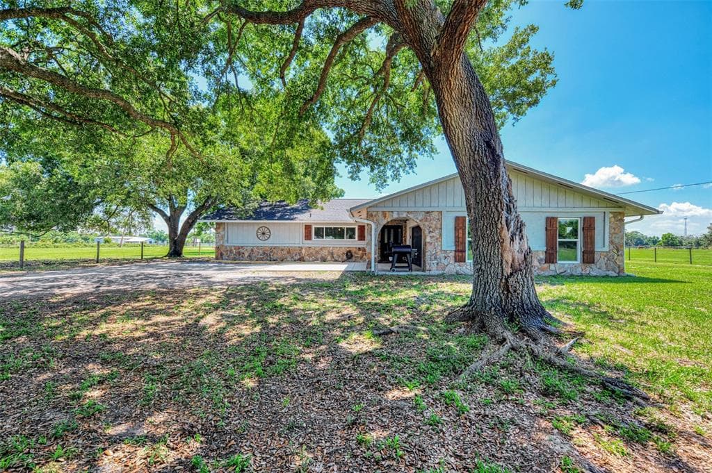 10433 SW JERNIGAN STREET photo 7