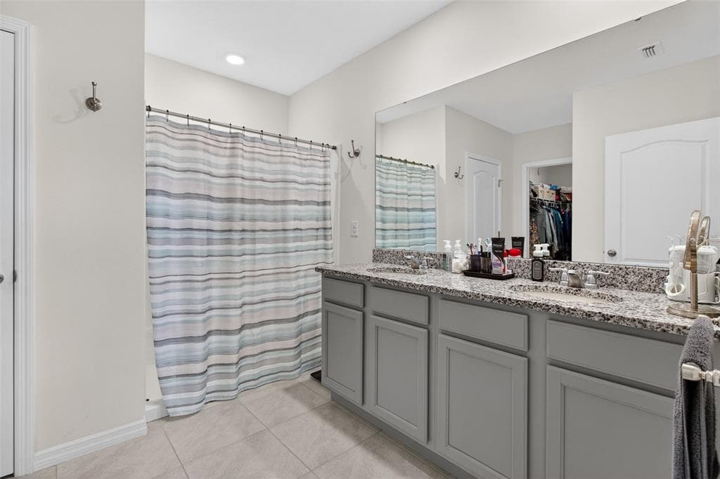 5946 SHINGLE CREEK ROAD photo 19