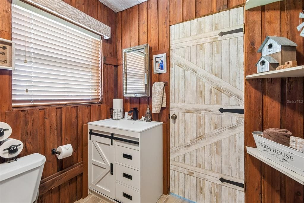 8212 HAYWARD LANE photo 22
