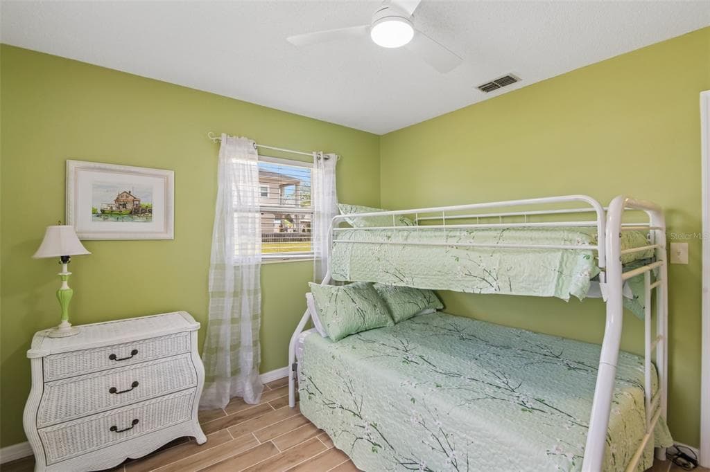 8212 HAYWARD LANE photo 19