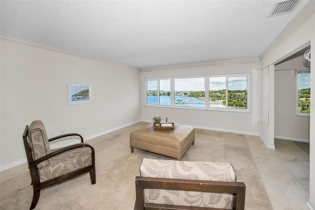 100 BLUFF VIEW DRIVE 608C photo 8