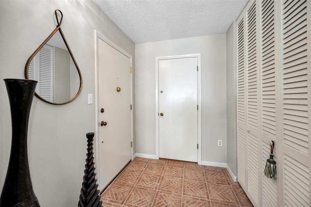 100 BLUFF VIEW DRIVE #514C 4
