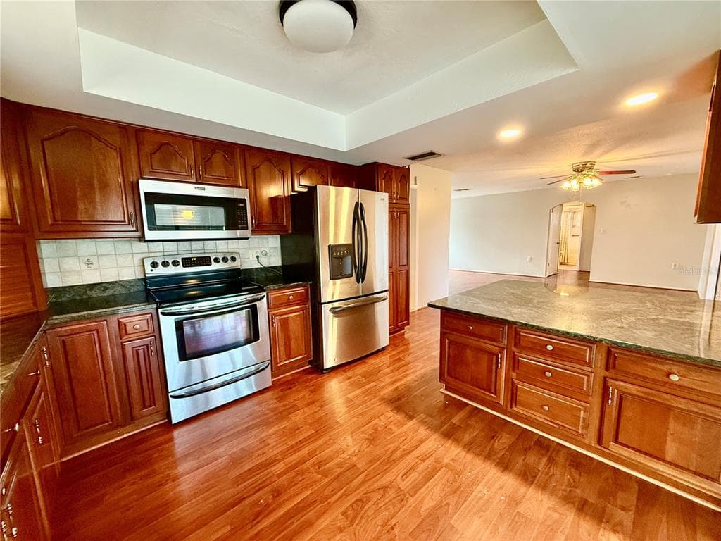 7607 VIENNA LANE photo 14