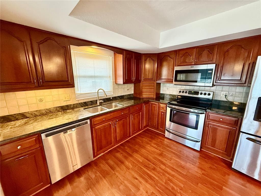 7607 VIENNA LANE photo 15