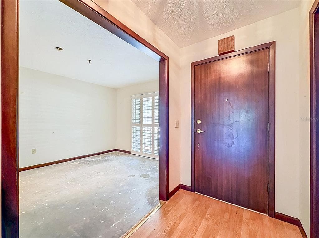 18202 OAKDALE RD photo 19
