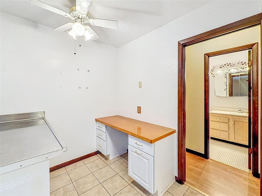 18202 OAKDALE RD photo 25