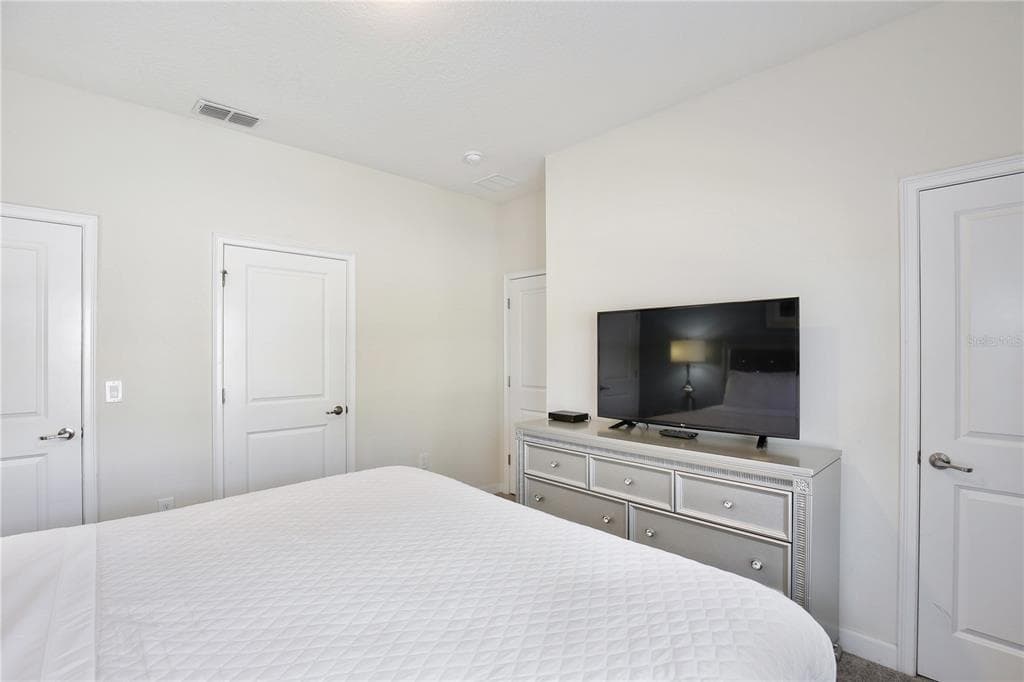 4887 ROMEO CIRCLE photo 14