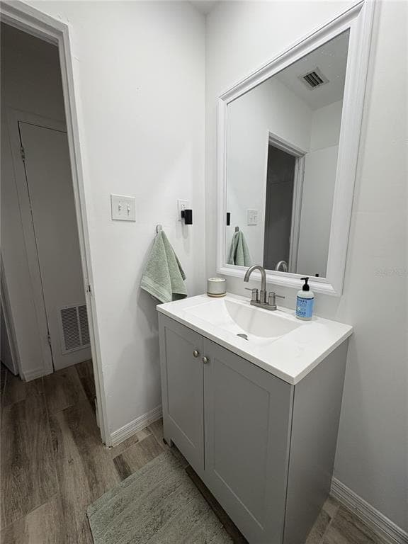1549 DELAWARE AVENUE NE photo 15