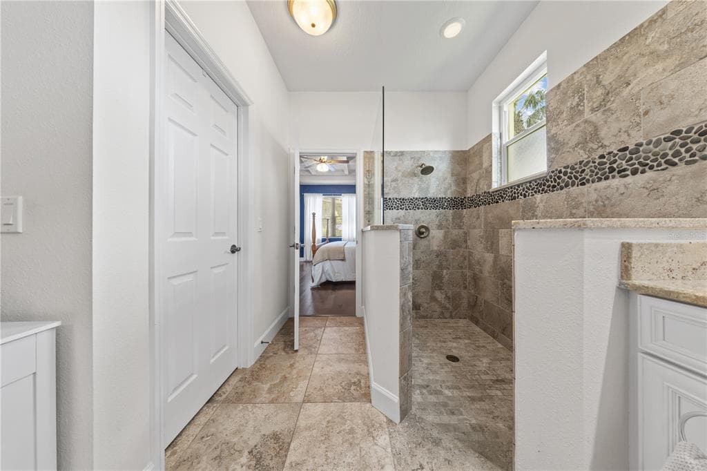 16948 DEER ISLAND photo 21