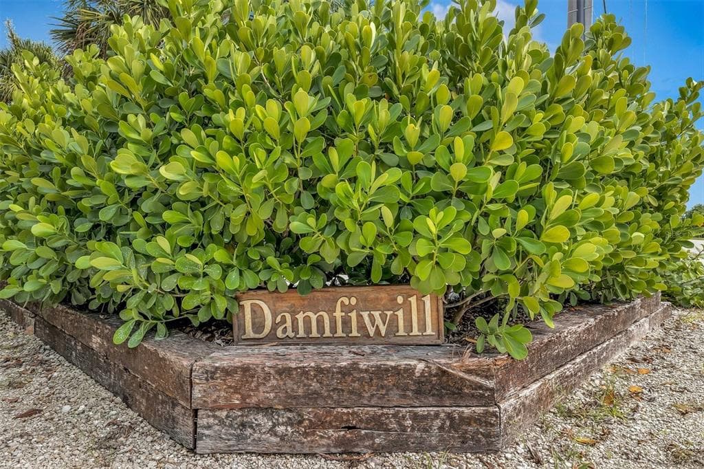 171 DAMFIWILL STREET photo 3