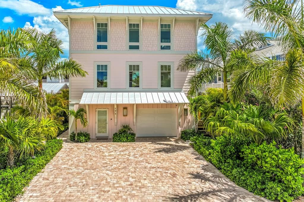 171 DAMFIWILL STREET photo 1