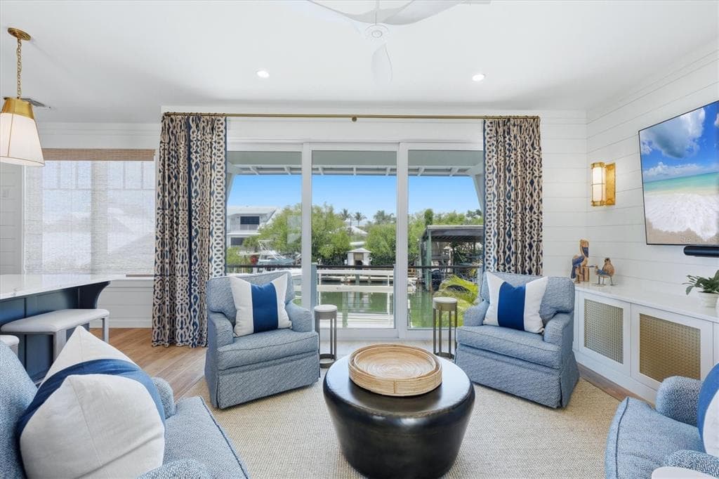 171 DAMFIWILL STREET photo 8