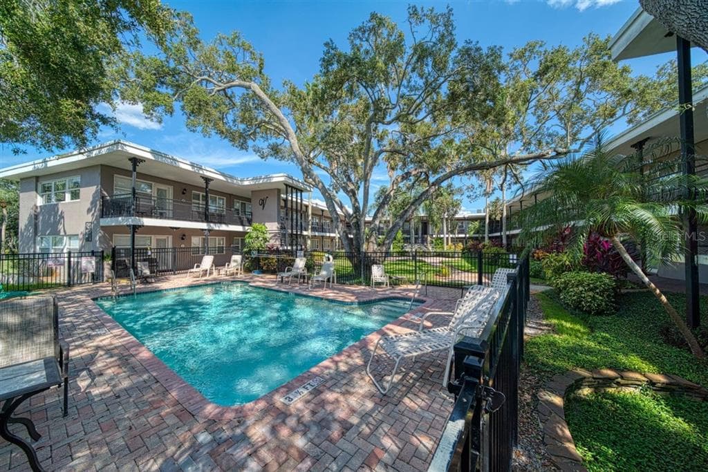 1101 VICTORIA DRIVE 7 photo 25