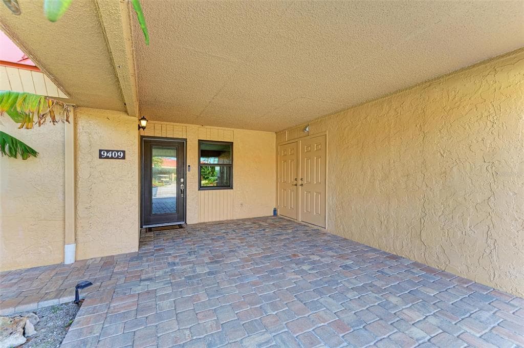 9409 CATALINA DRIVE photo 13