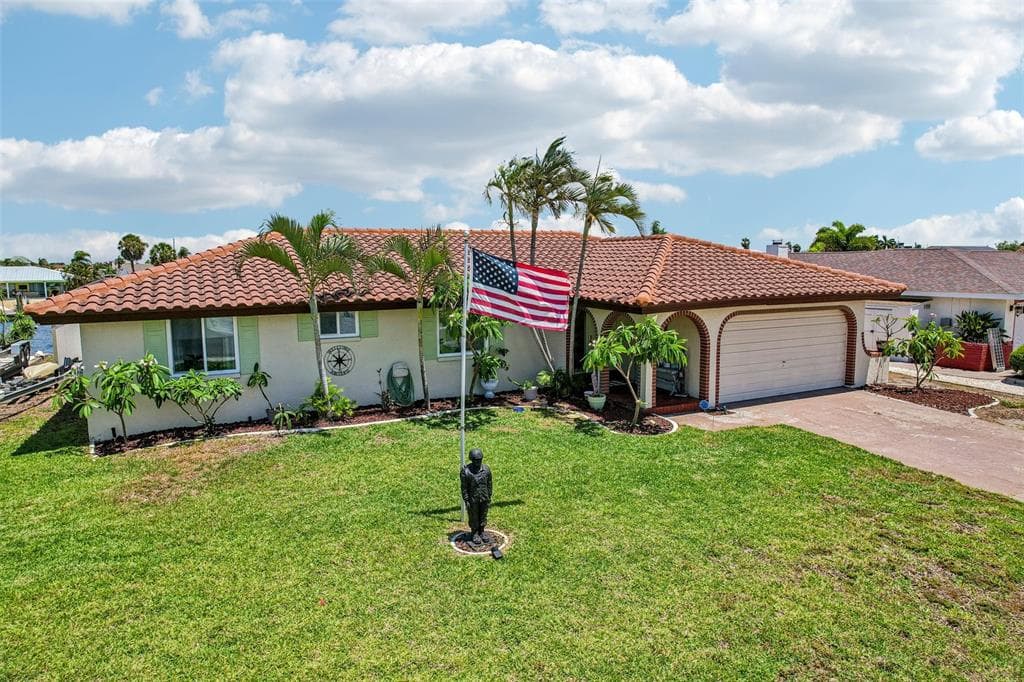 801 FLAMINGO DRIVE 5