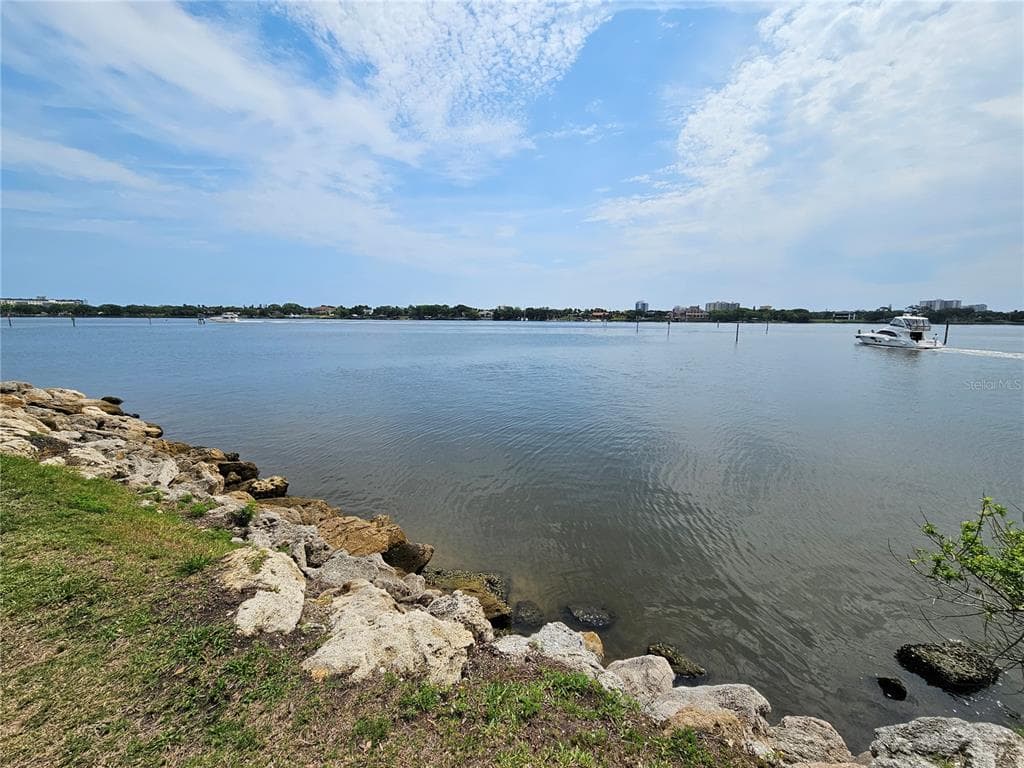 632 MARINA POINT DRIVE 6320 photo 6