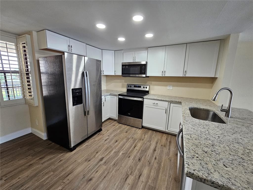 632 MARINA POINT DRIVE 6320 photo 20