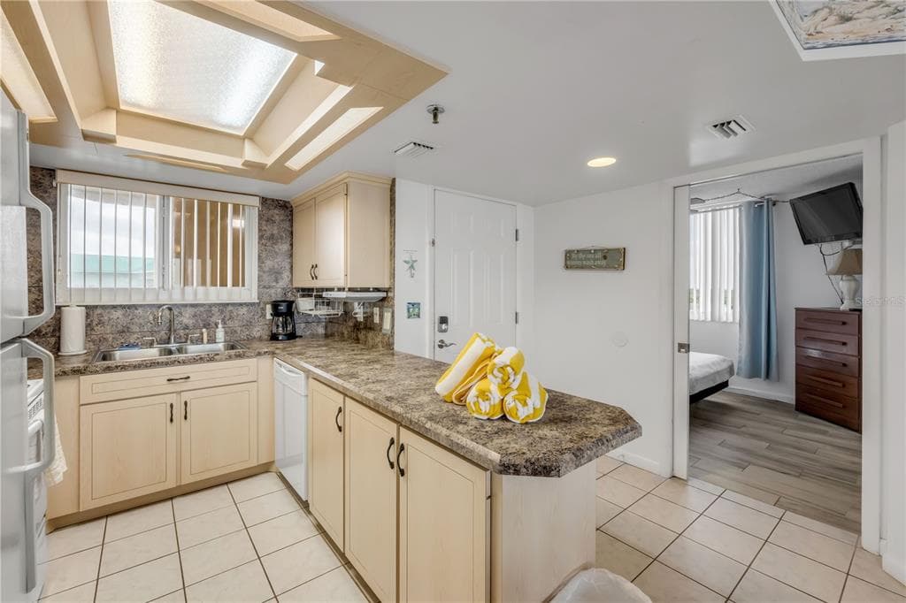 421 S ATLANTIC AVENUE 509 photo 13