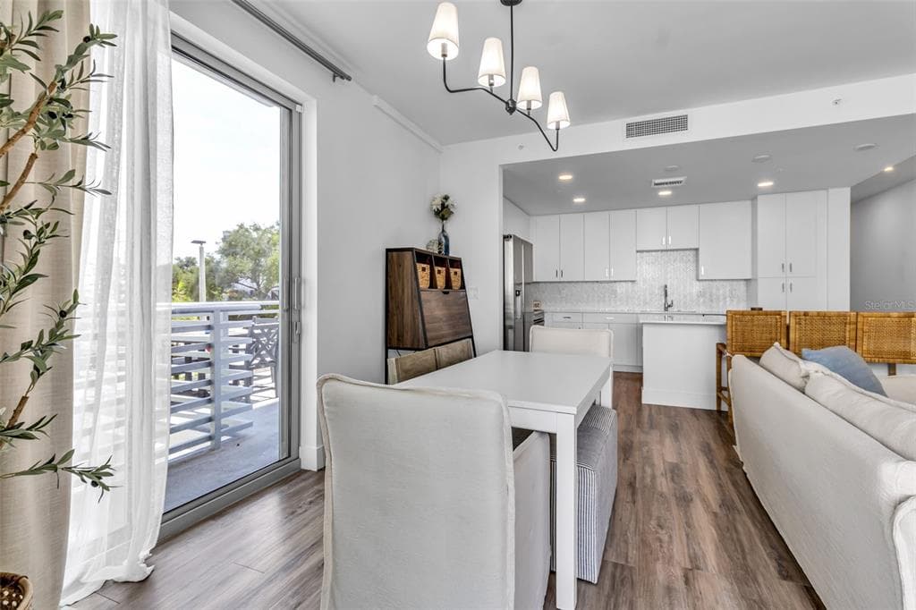 1703 N TAMIAMI TRAIL 211 photo 13