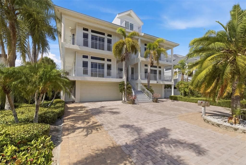 24 N PINE CIRCLE photo 2
