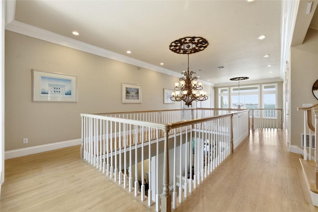 24 N PINE CIRCLE photo 13