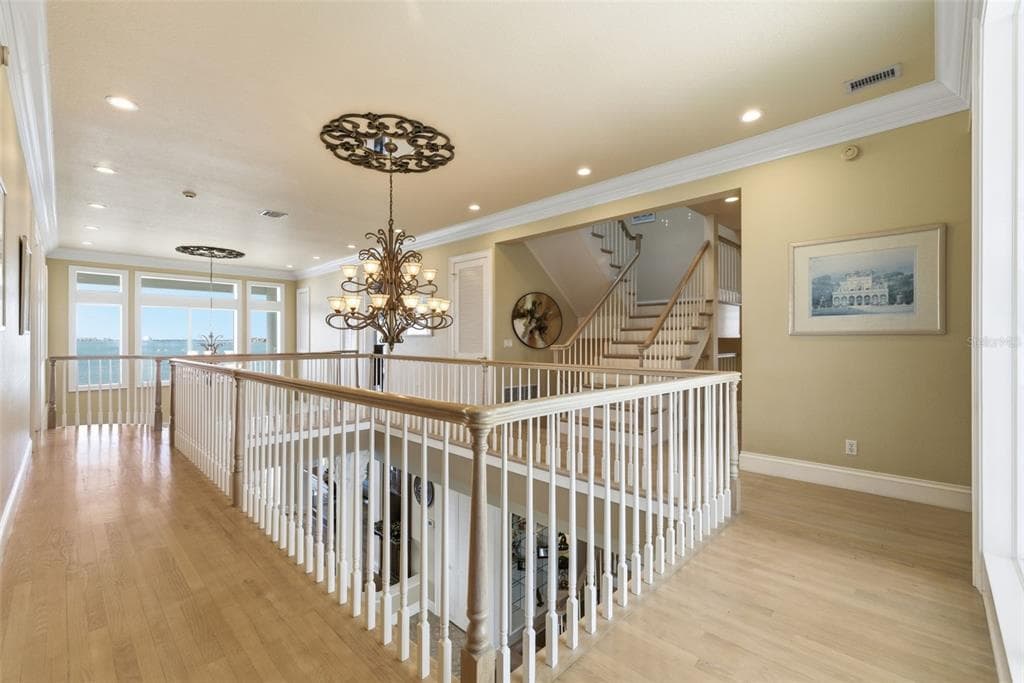 24 N PINE CIRCLE photo 14